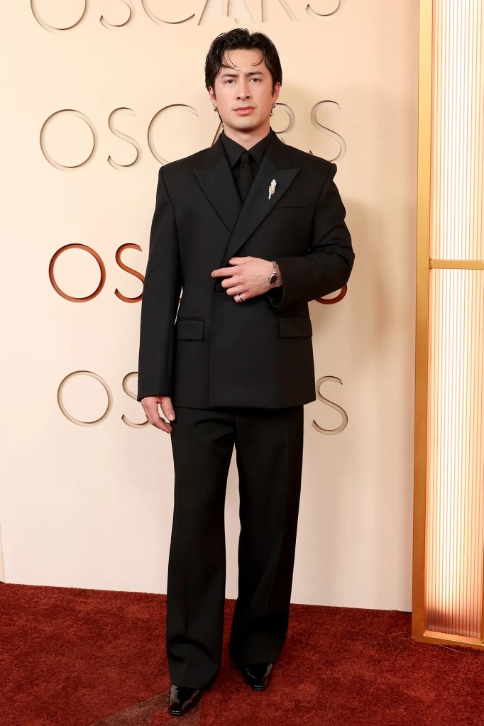 Hudson Williams in Balenciaga (ofc)